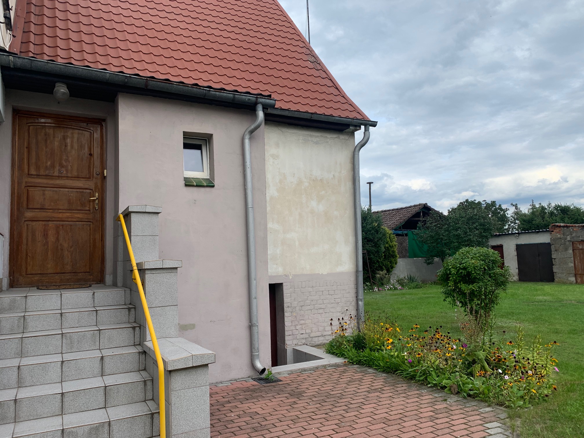 ProsperHome.pl - centrum nieruchomości: Dom 80m2 z własnym ogrodem i garażem !!!!  